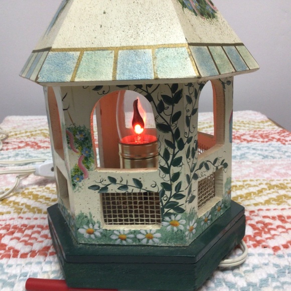 GAZEBO FLICKERING LIGHT DESK LAMP - Picture 2 of 4